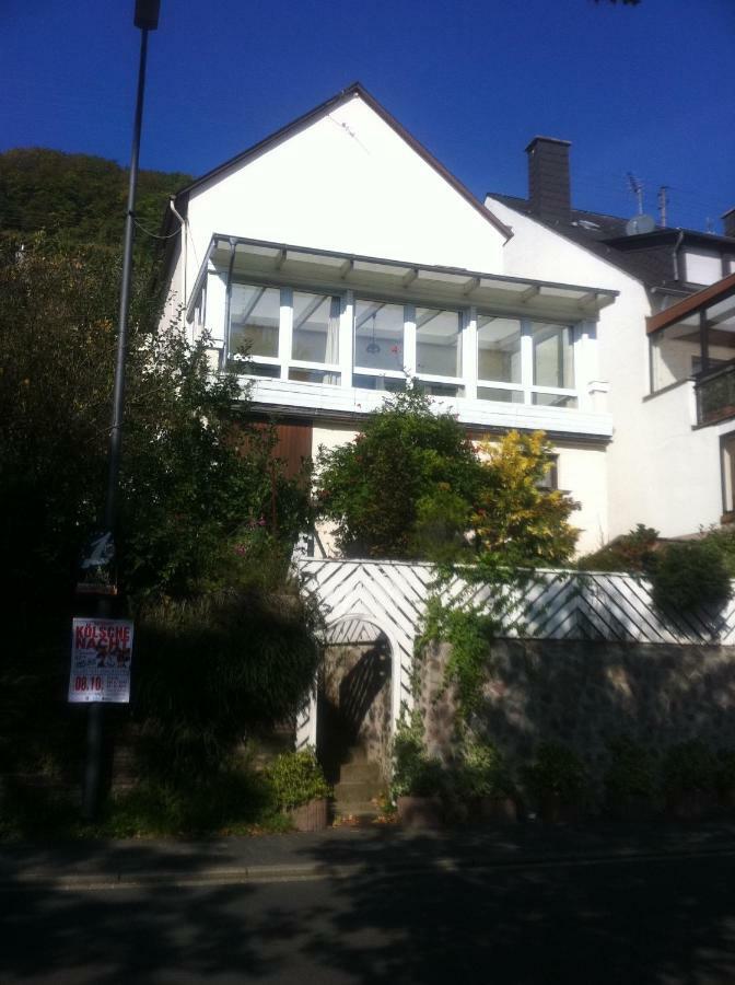 Ferienhaus Moselblick Mit Kostenfreien Oepnv-Ticket Uerzig Exterior photo